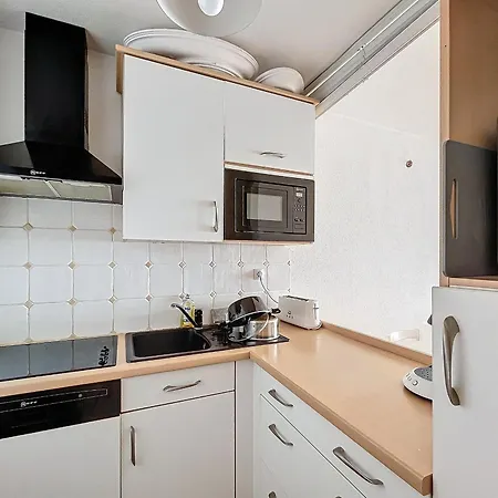 Apartment Carnon F2 En Front De Avec Garage Privatif - Fr-1-715-95